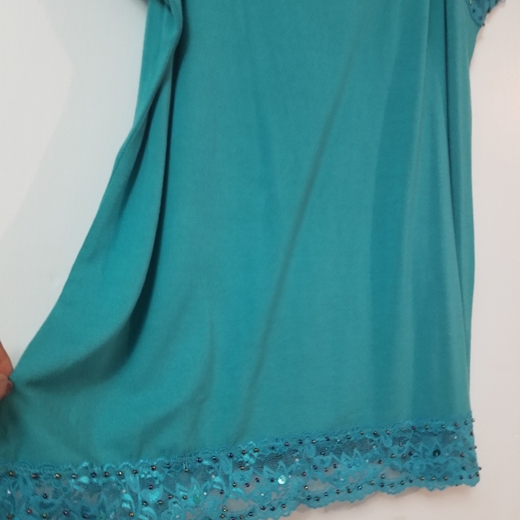 💥3 for $40 TANK TOP/ CAMISOLE - Picture 3 of 4